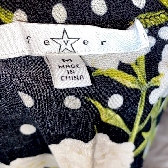 Star Fever Off-Shoulder Bell Sleeve with Ruffles - Picture 7 of 7